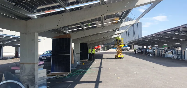 Sistem fotovoltaic comercial montat de SolarSud