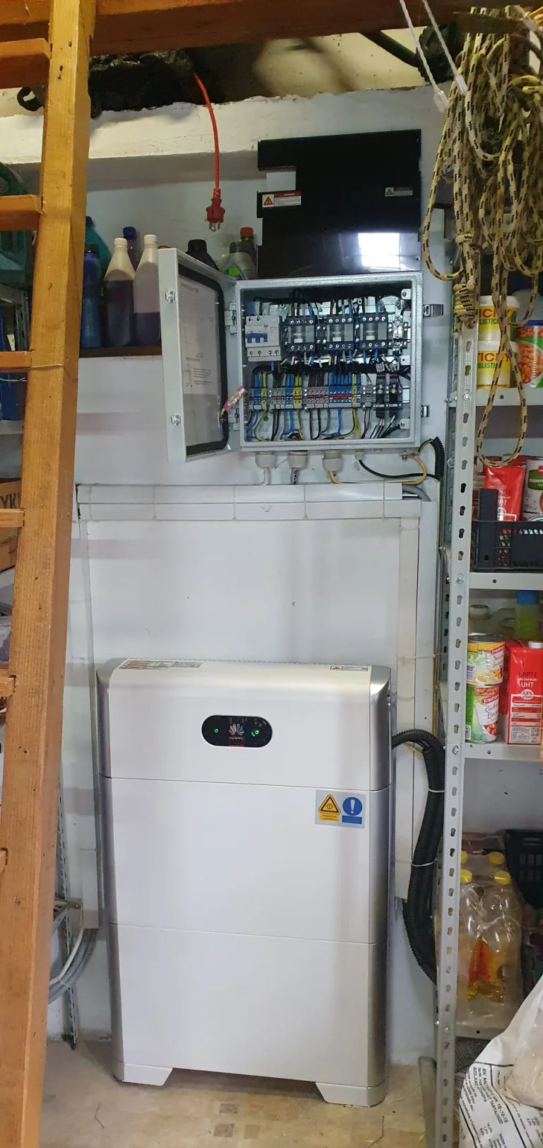 Sistem fotovoltaic off-grid montat de SolarSud