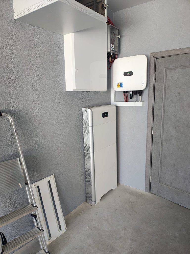 Sistem fotovoltaic off-grid montat de SolarSud