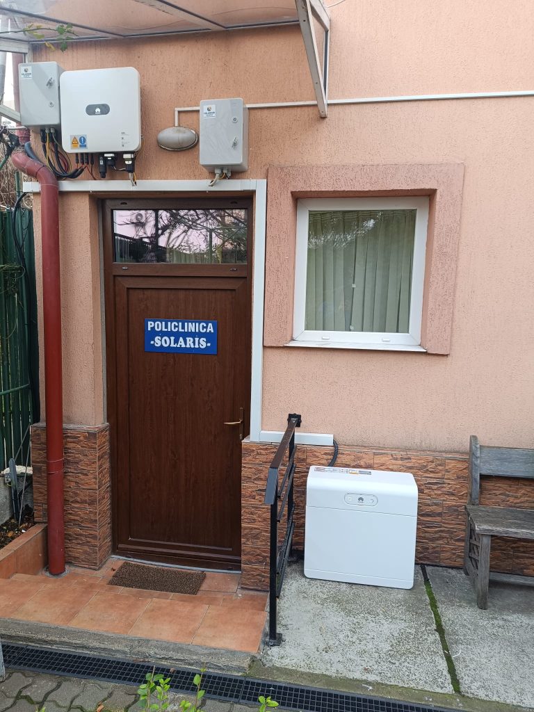 Sistem fotovoltaic off-grid montat de SolarSud