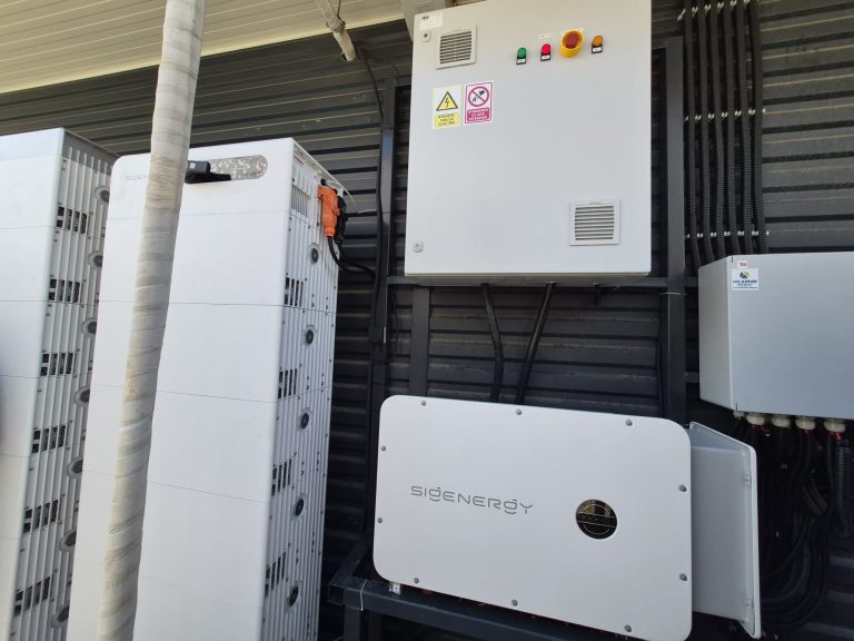 Sistem fotovoltaic comercial montat de SolarSud