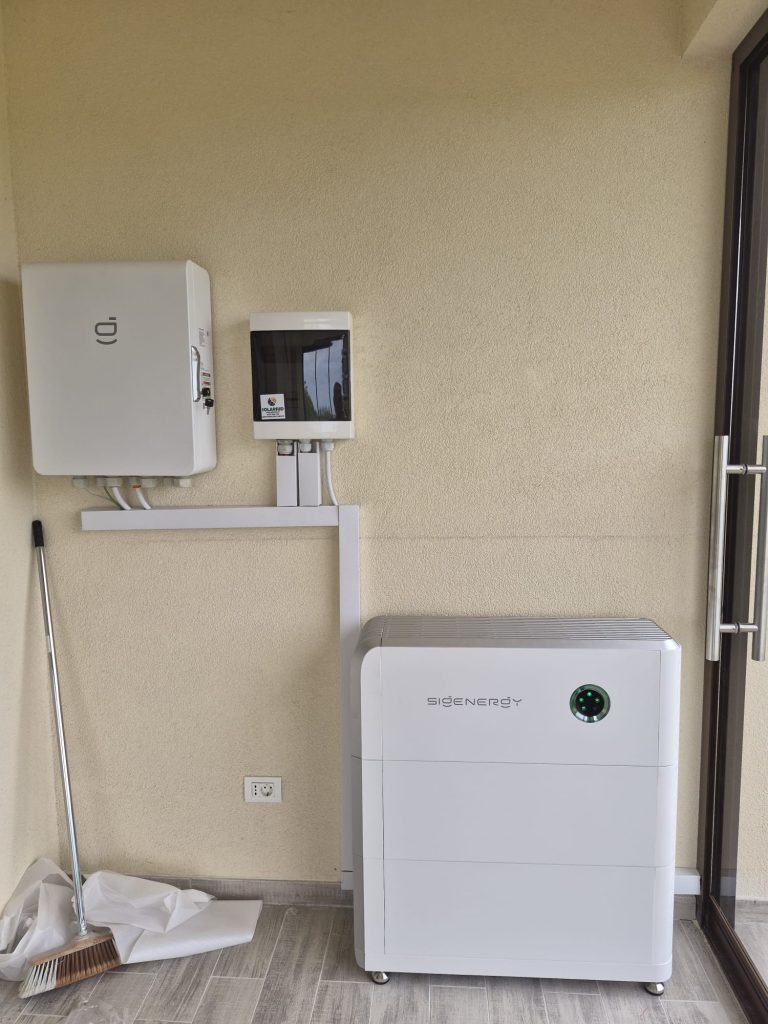Sistem fotovoltaic off-grid montat de SolarSud